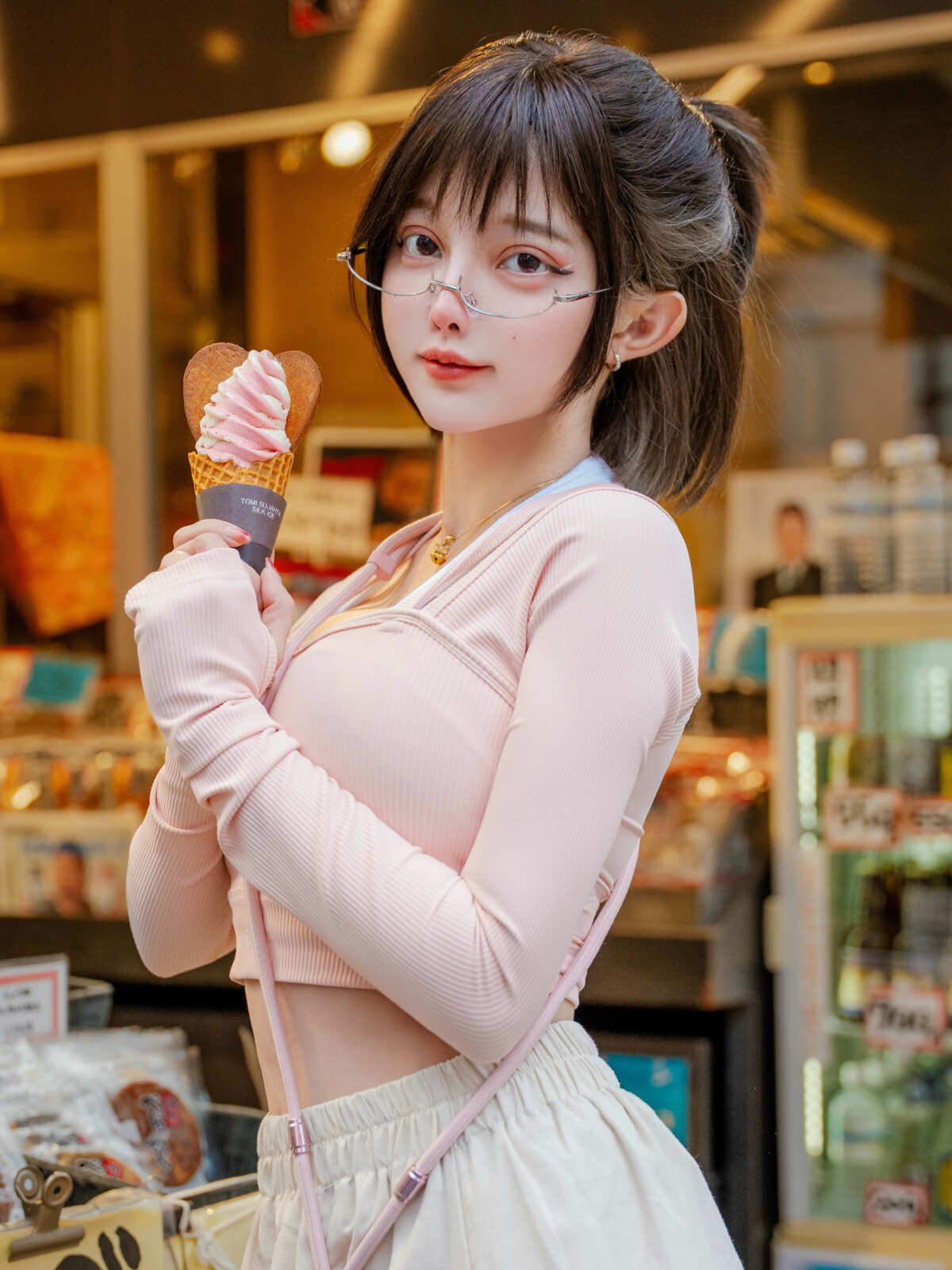 甜美少女冰淇淋