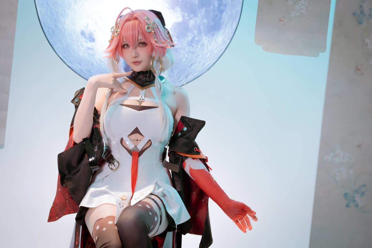 粉发角色cosplay壁纸