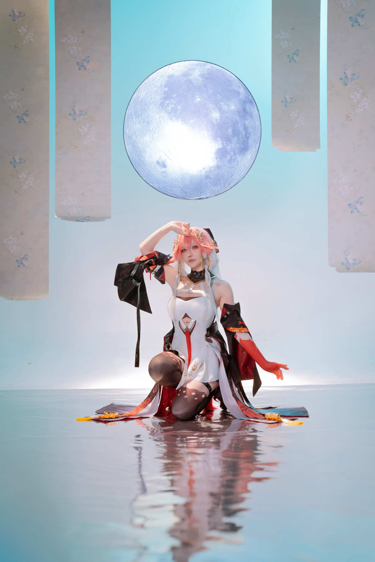 粉发少女与蓝月