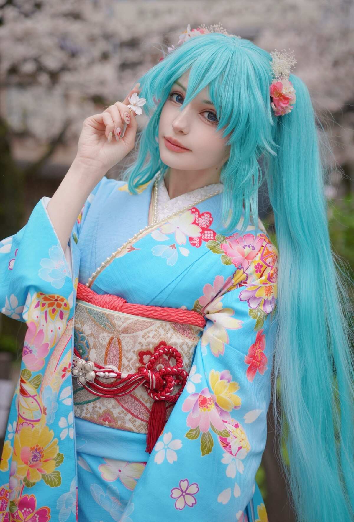 蓝色长发女生