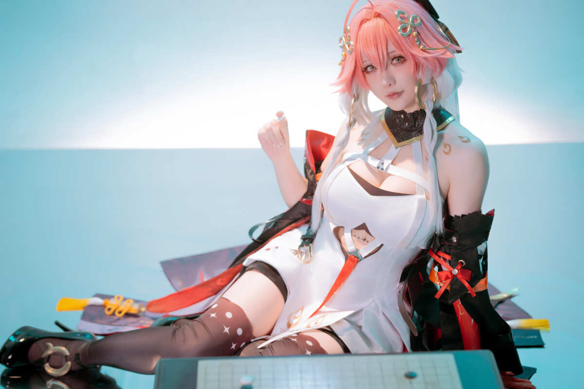 粉色长发Cosplay女生