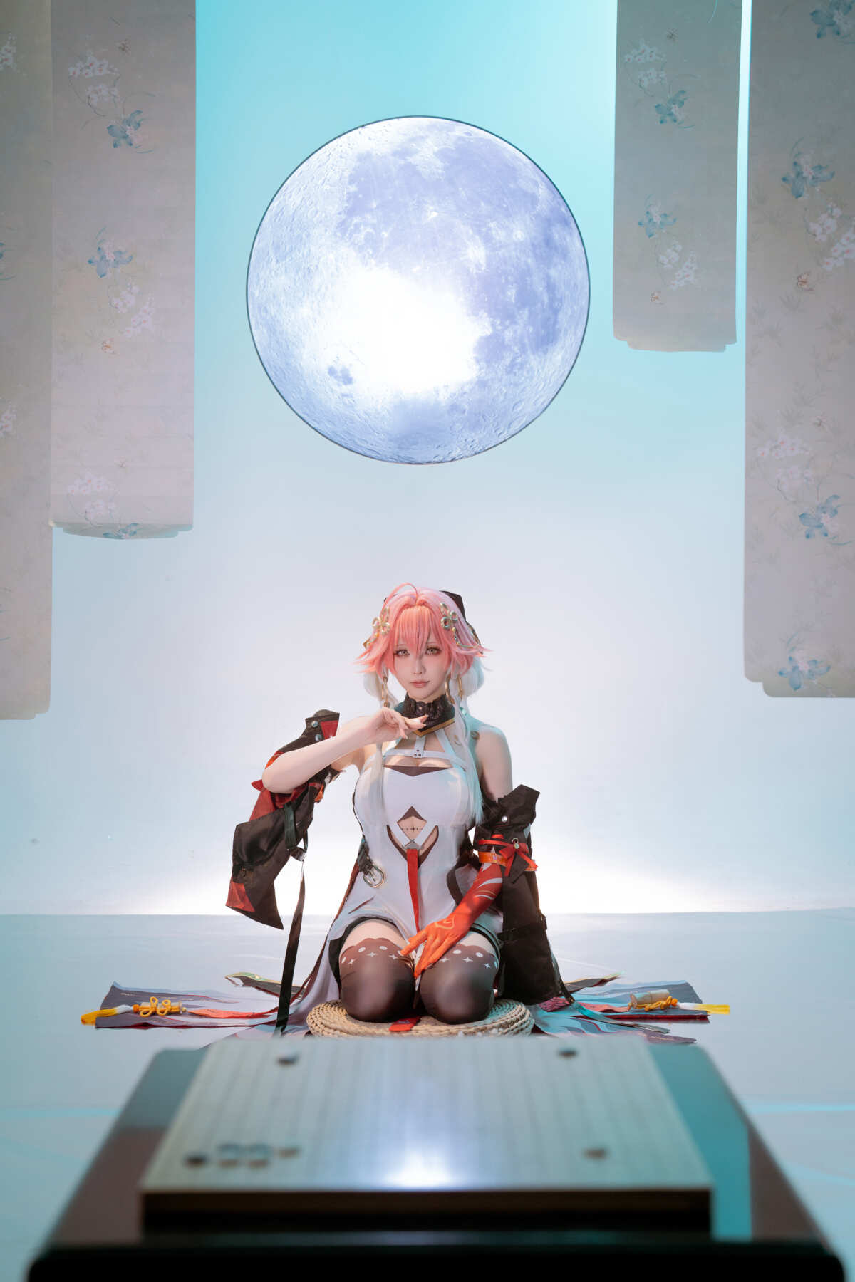 粉发少女与月亮