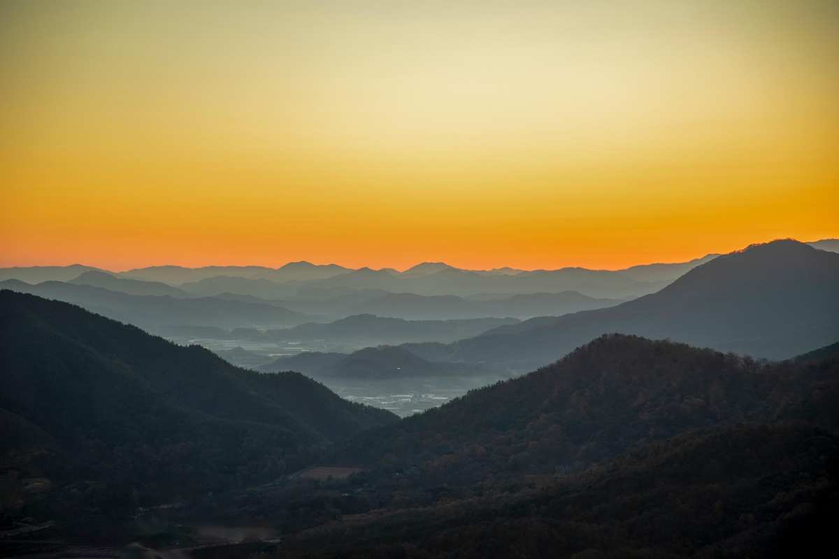 日落山景