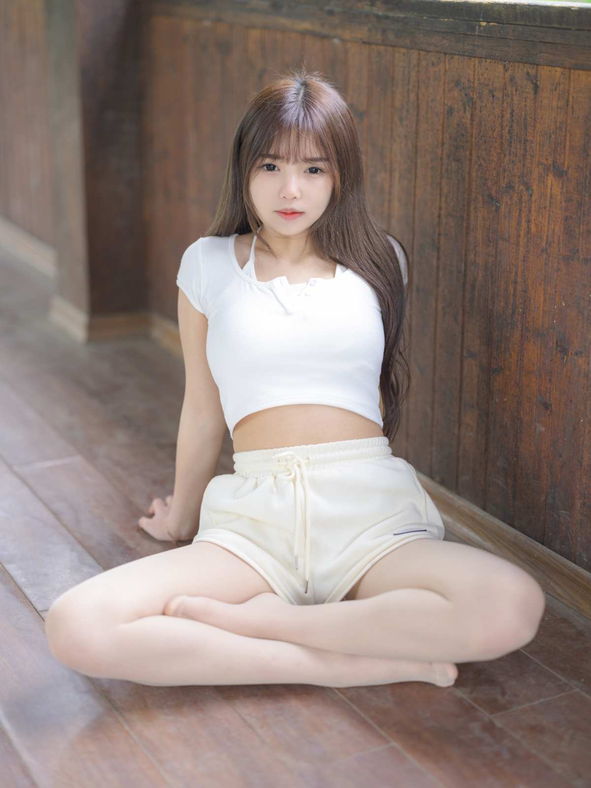 白裙佳人