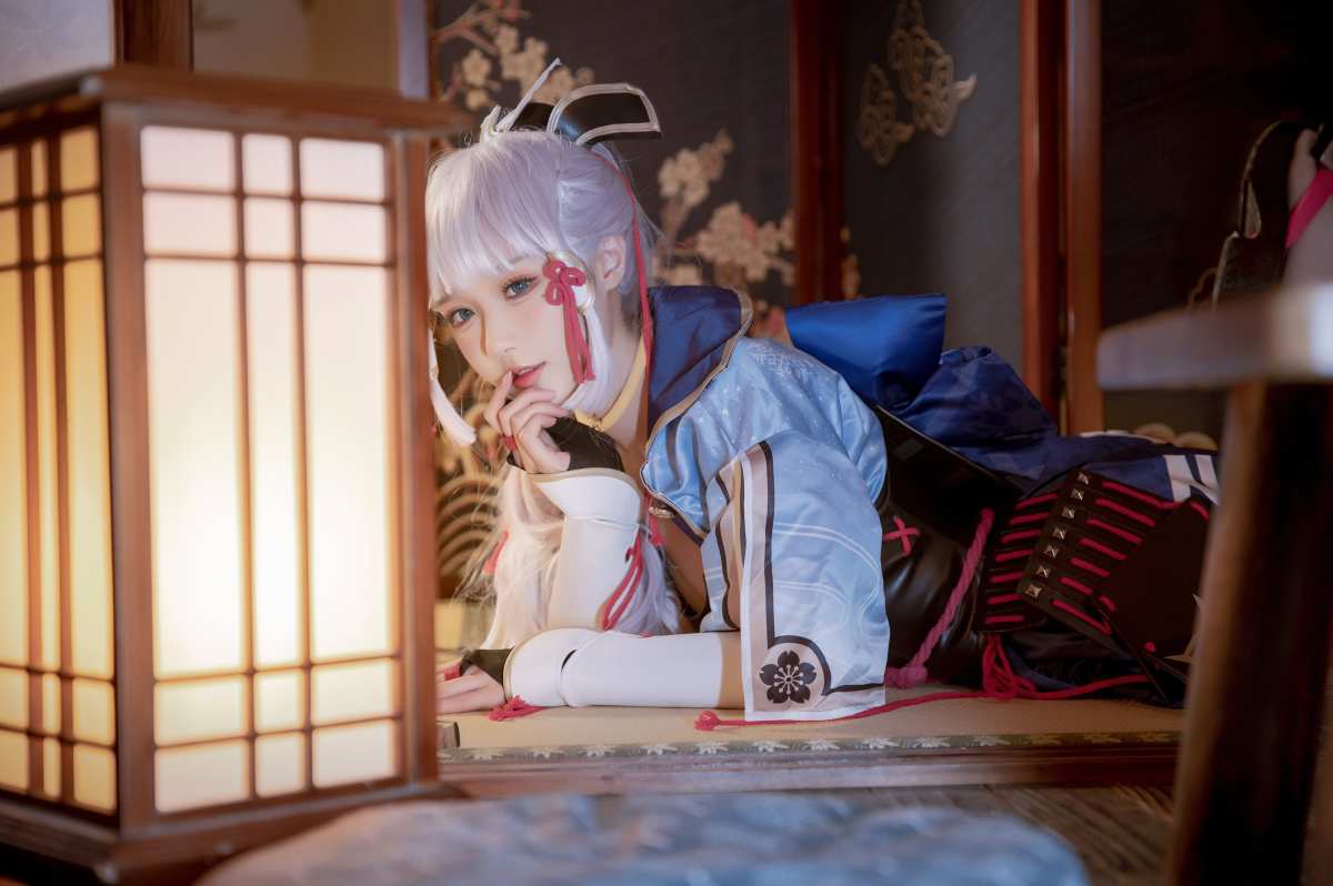 银发蓝眼 coser 壁纸