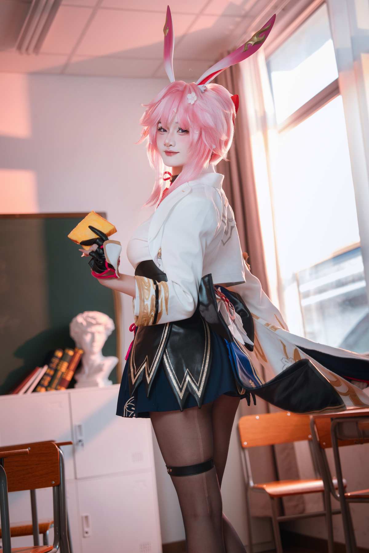 粉发角色cosplay壁纸