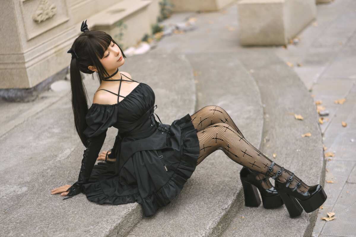 黑色哥特风美女