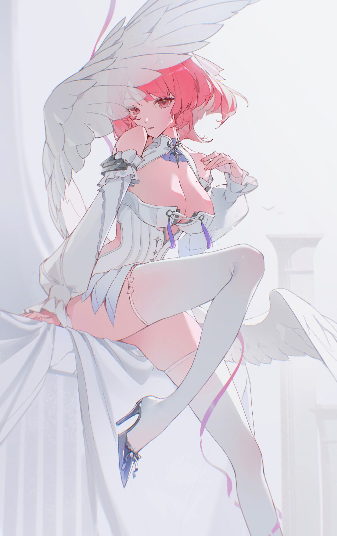 粉色短发天使女孩