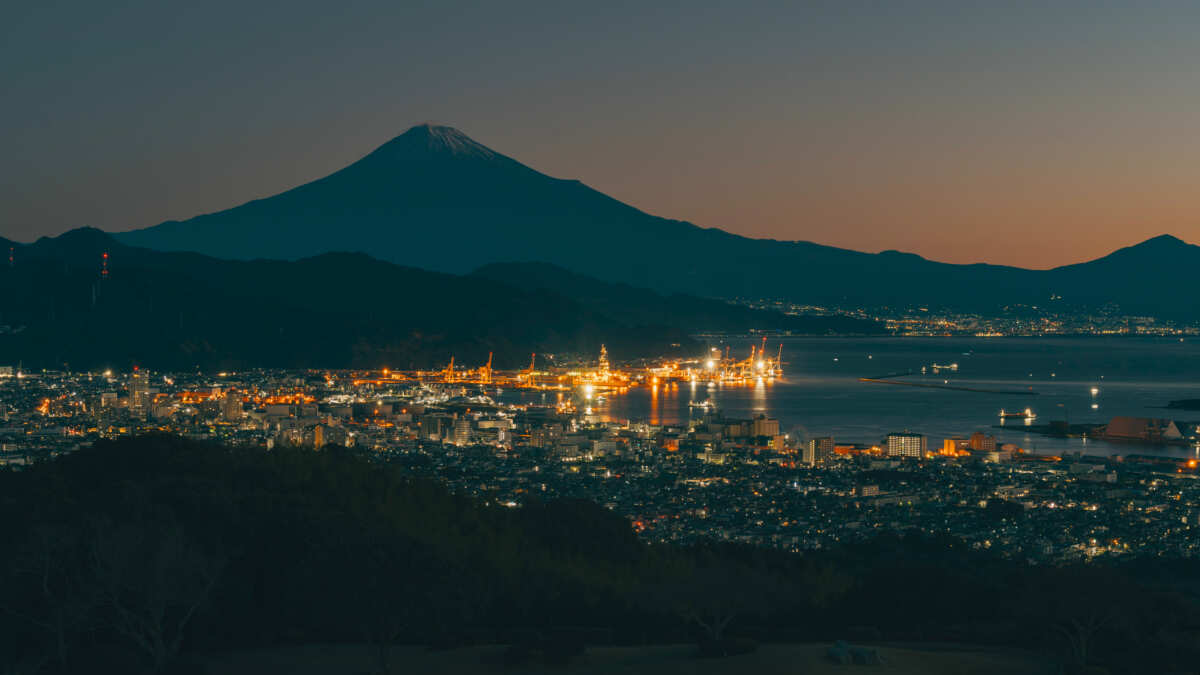 富士山日落城市风光