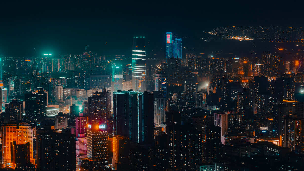 夜幕下的城市之光