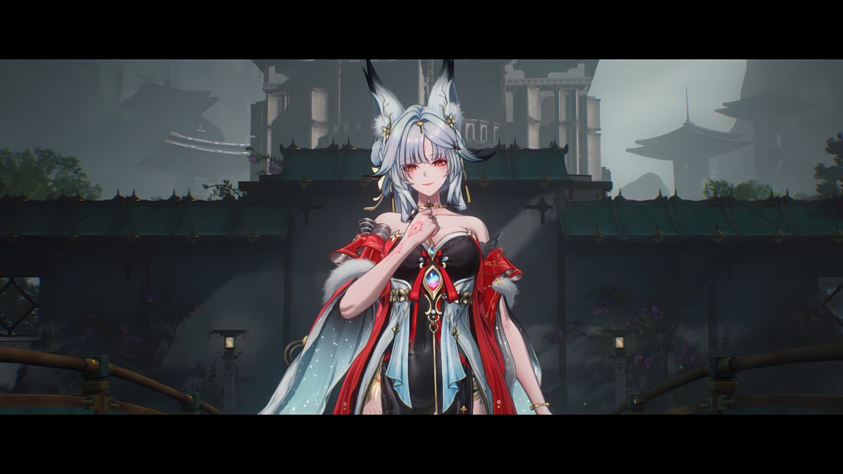 银发红眼女神