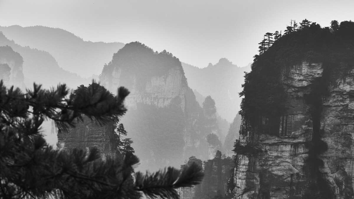张家界国家森林公园黑白风景壁纸