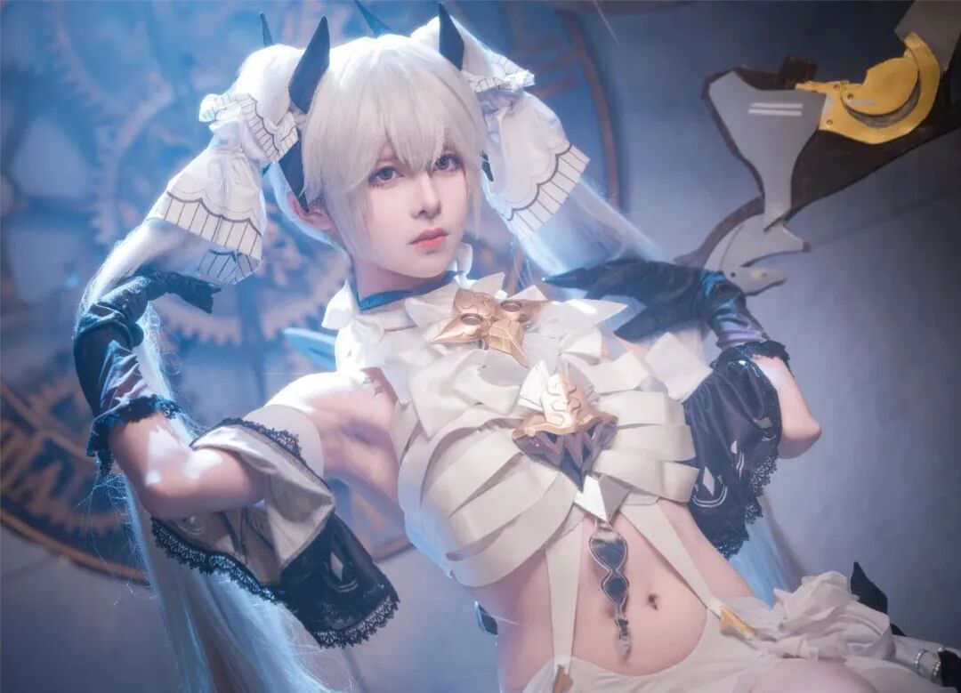 Cosplay写真│腥味猫罐│美貌与实力并存!