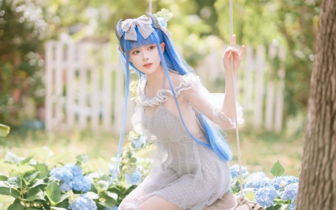 Cosplay写真│腥味猫罐│美貌与实力并存!