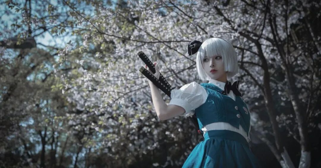 Cosplay写真│腥味猫罐│美貌与实力并存!