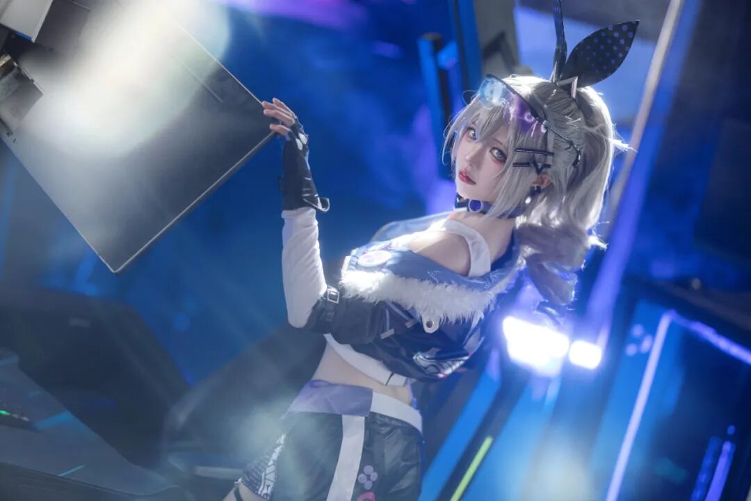 Cosplay写真|丝言不吃包子|颜值抗打的coser!