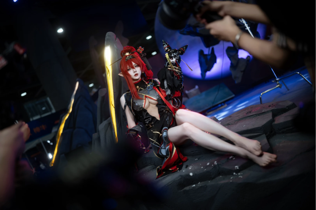 Cosplay写真|努力的十八魔|拥有逆天大长腿的coser！