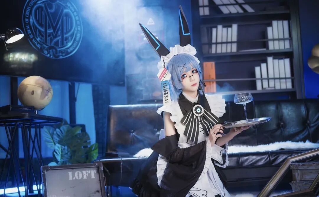 Cosplay写真|Tomoyo酱|钟爱白毛异瞳吖!