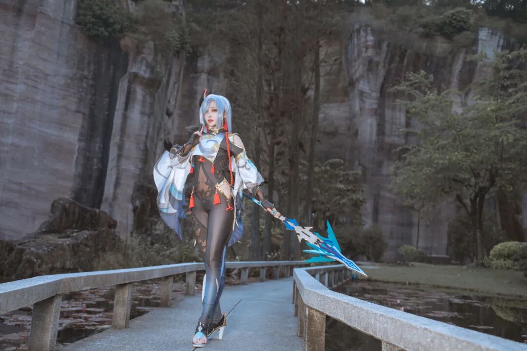Cosplay写真│宮本桜│拥有闪耀魅力的Coser!