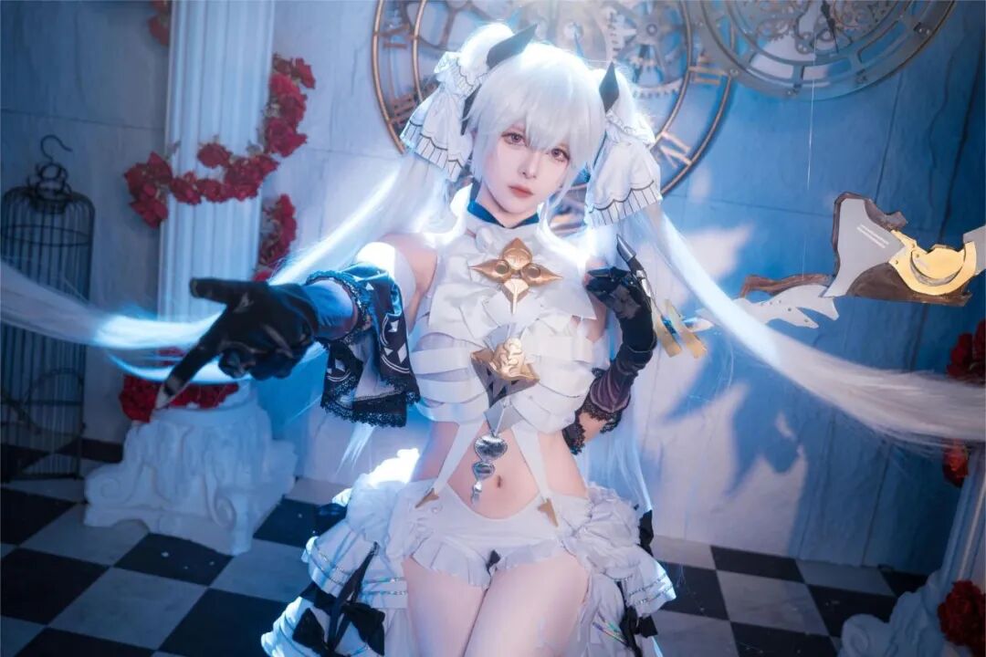 Cosplay写真│腥味猫罐│美貌与实力并存!