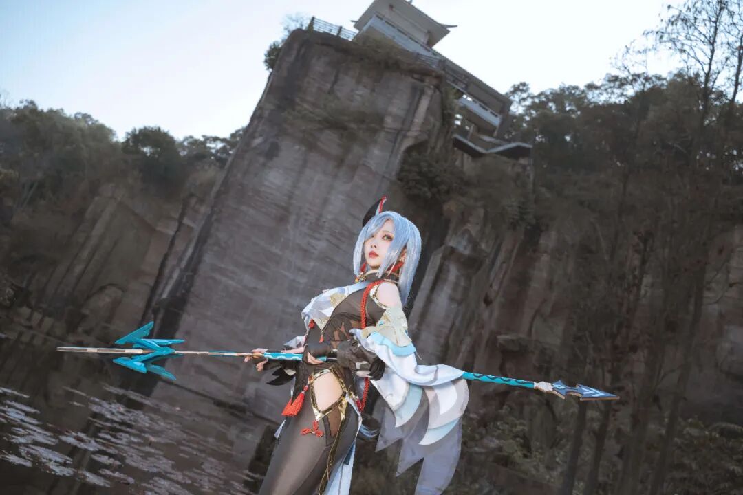 Cosplay写真│宮本桜│拥有闪耀魅力的Coser!