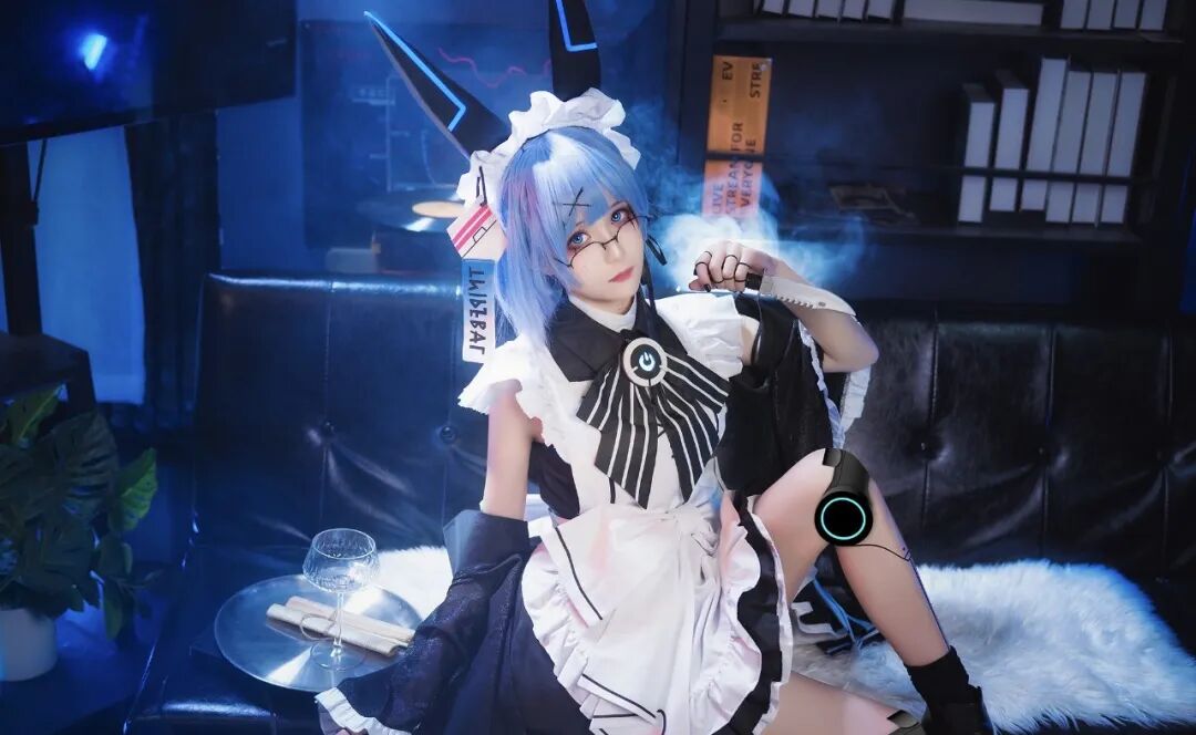 Cosplay写真|Tomoyo酱|钟爱白毛异瞳吖!