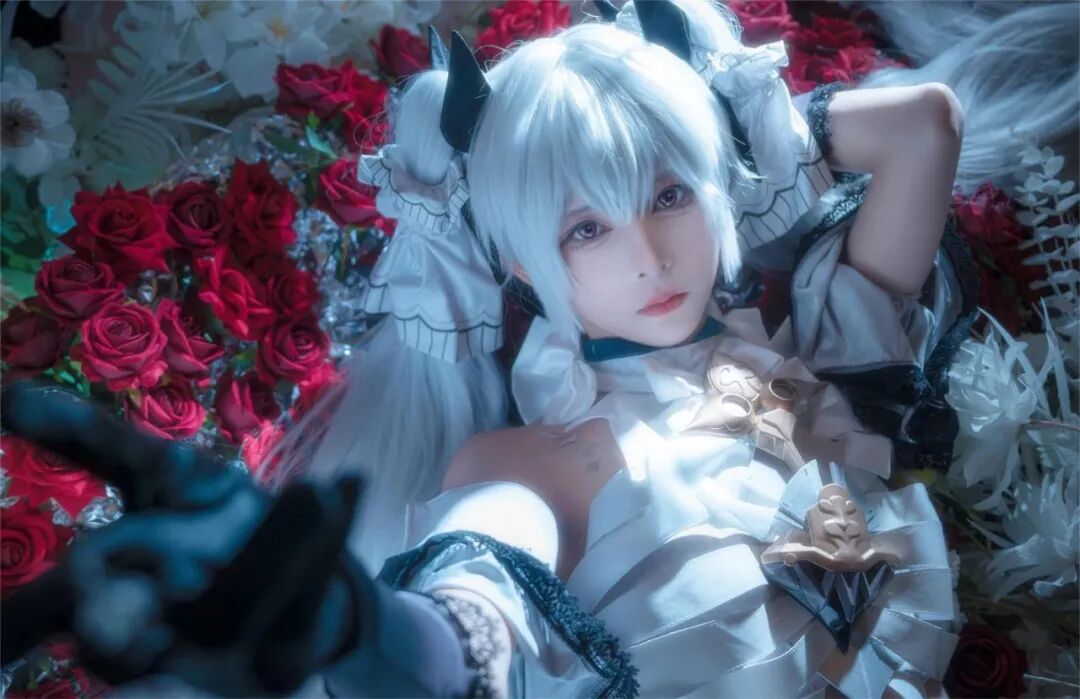 Cosplay写真│腥味猫罐│美貌与实力并存!